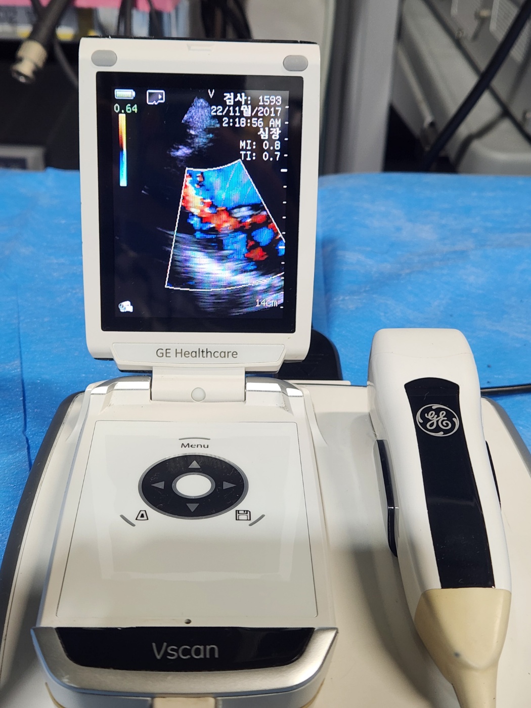 GE Vscan Portable Ultrasound with Probe V-scan with desk charger