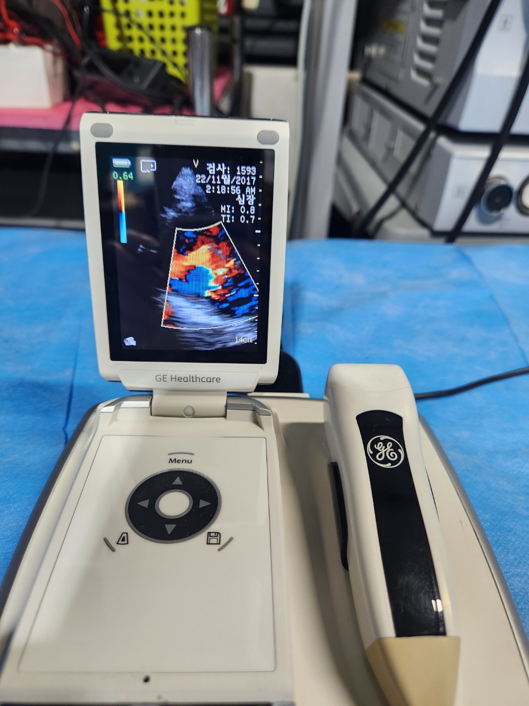 GE Vscan Portable Ultrasound with Probe V-scan with desk charger