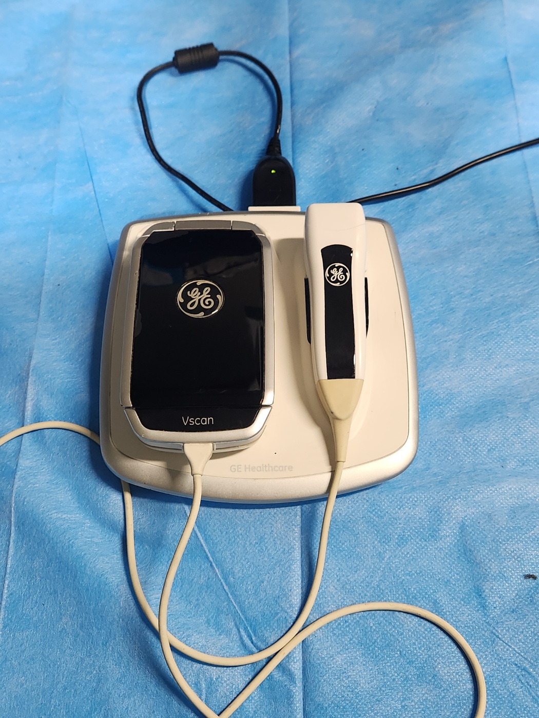 GE Vscan Portable Ultrasound with Probe V-scan with desk charger