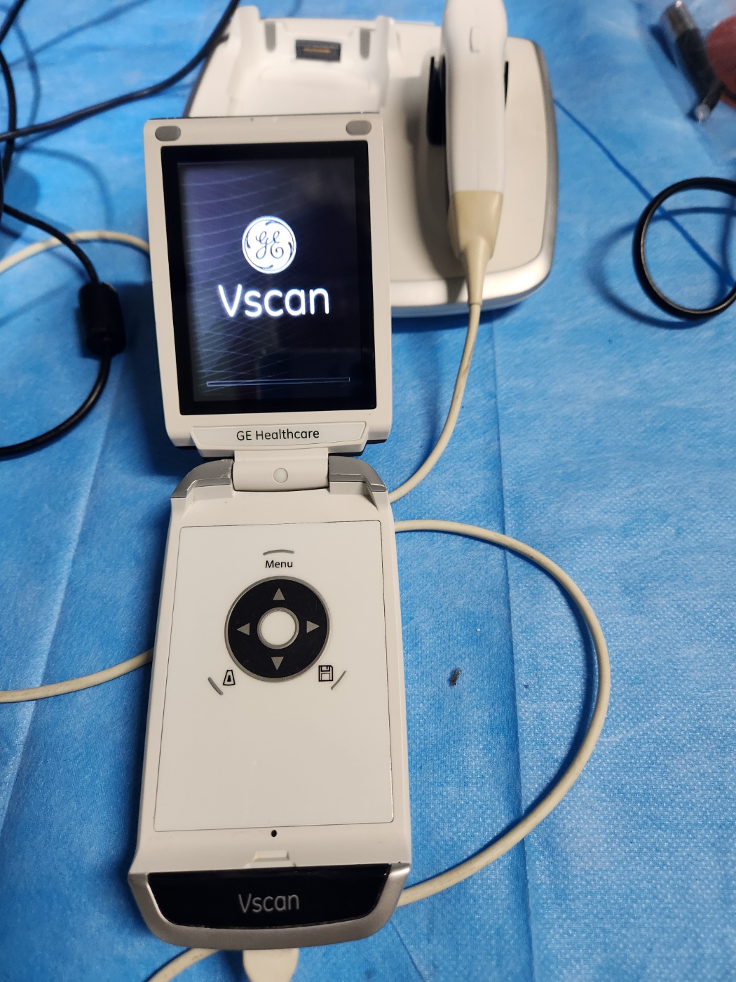 GE Vscan Portable Ultrasound with Probe V-scan with desk charger