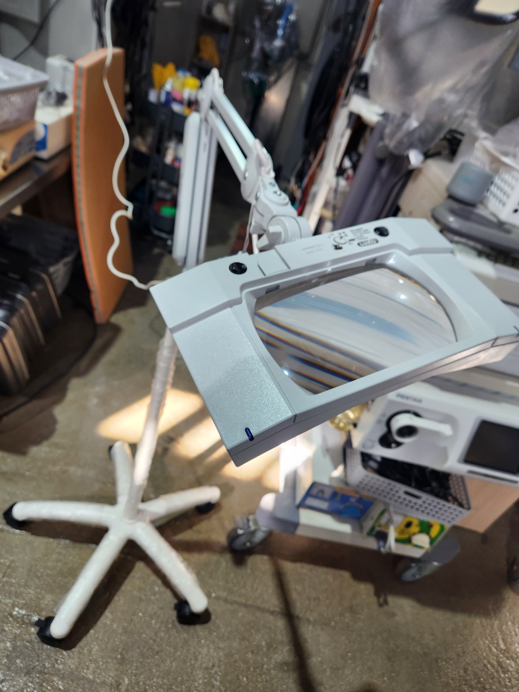PHILIPS burton LUXO Magnifier with Mobile Floor Stand