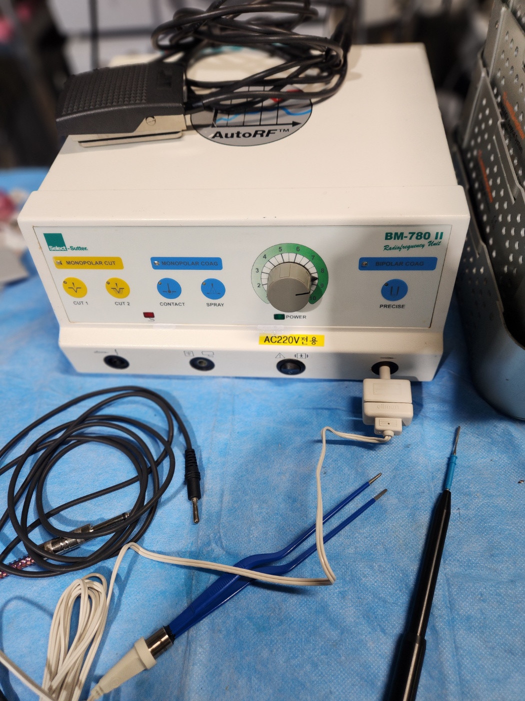 BM 780 Radiofrequency generator