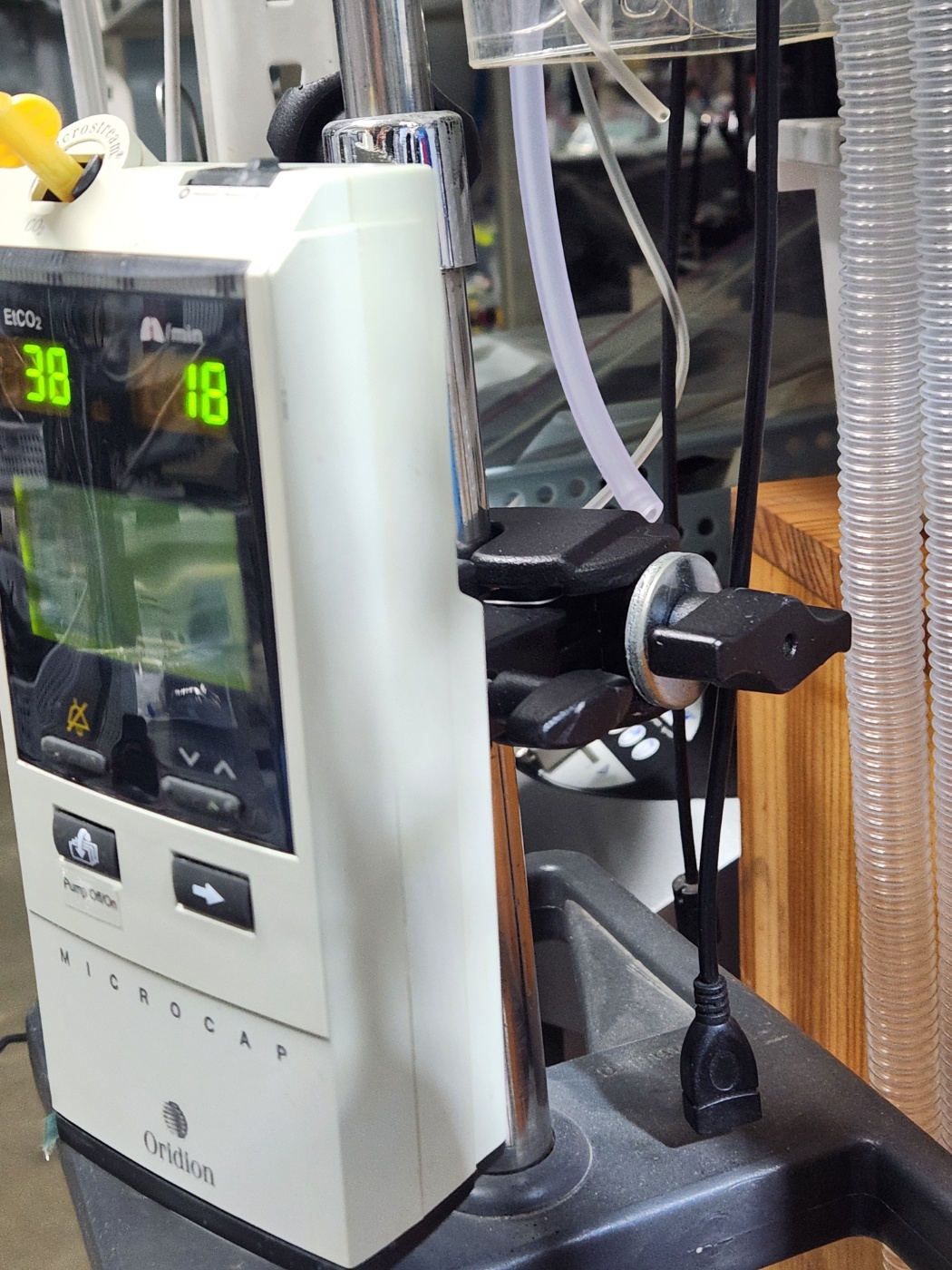 Microcap Plus  sidestream   Patient Monitor