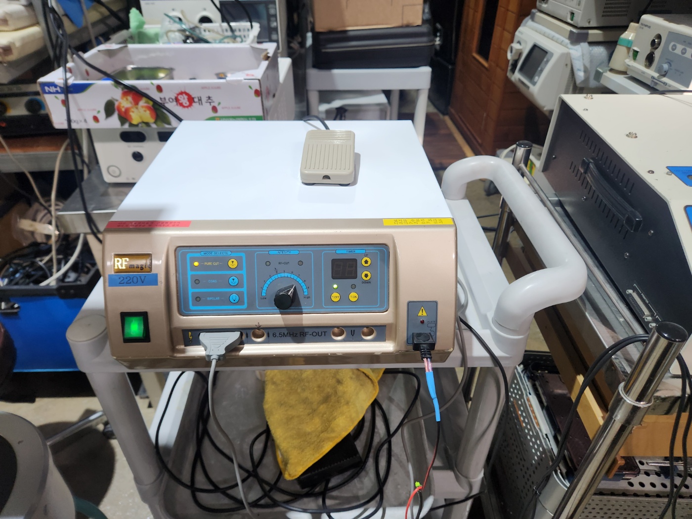 RF -250  6.5MHZ Radiofrequency Electrosurgical unit