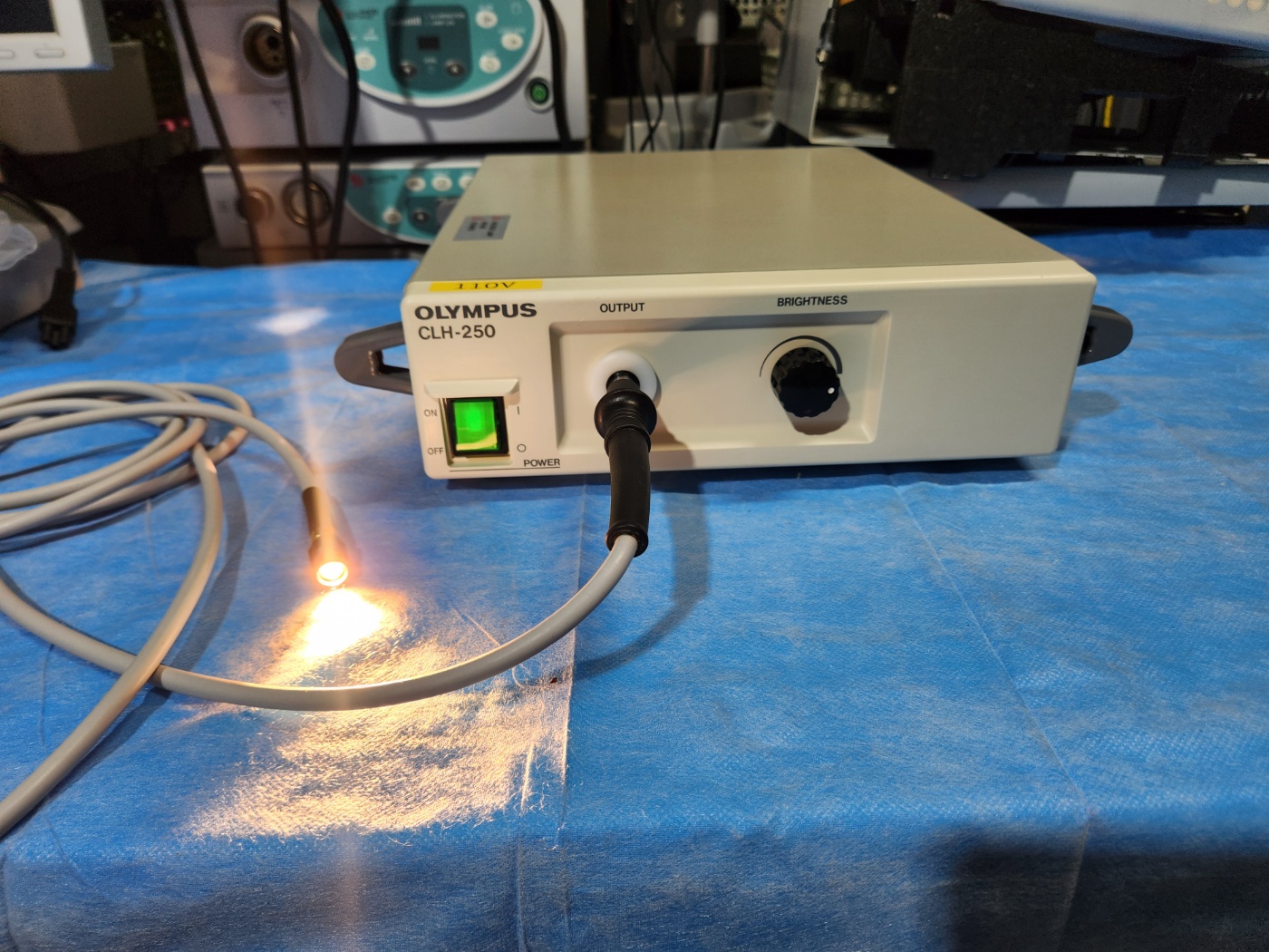 Olympus CHL-250 Light Source