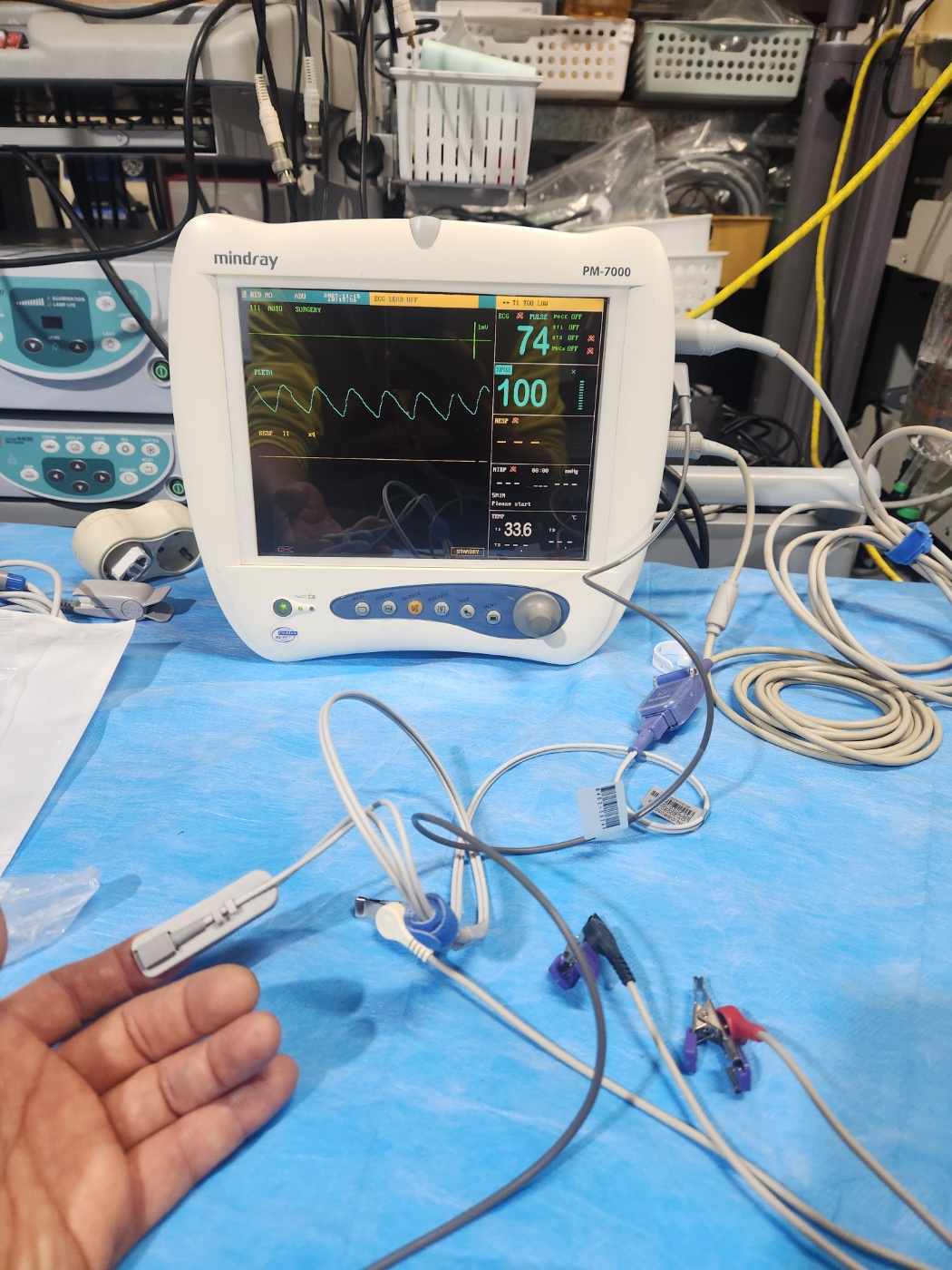 Mindray PM-7000 Patient Monitor
