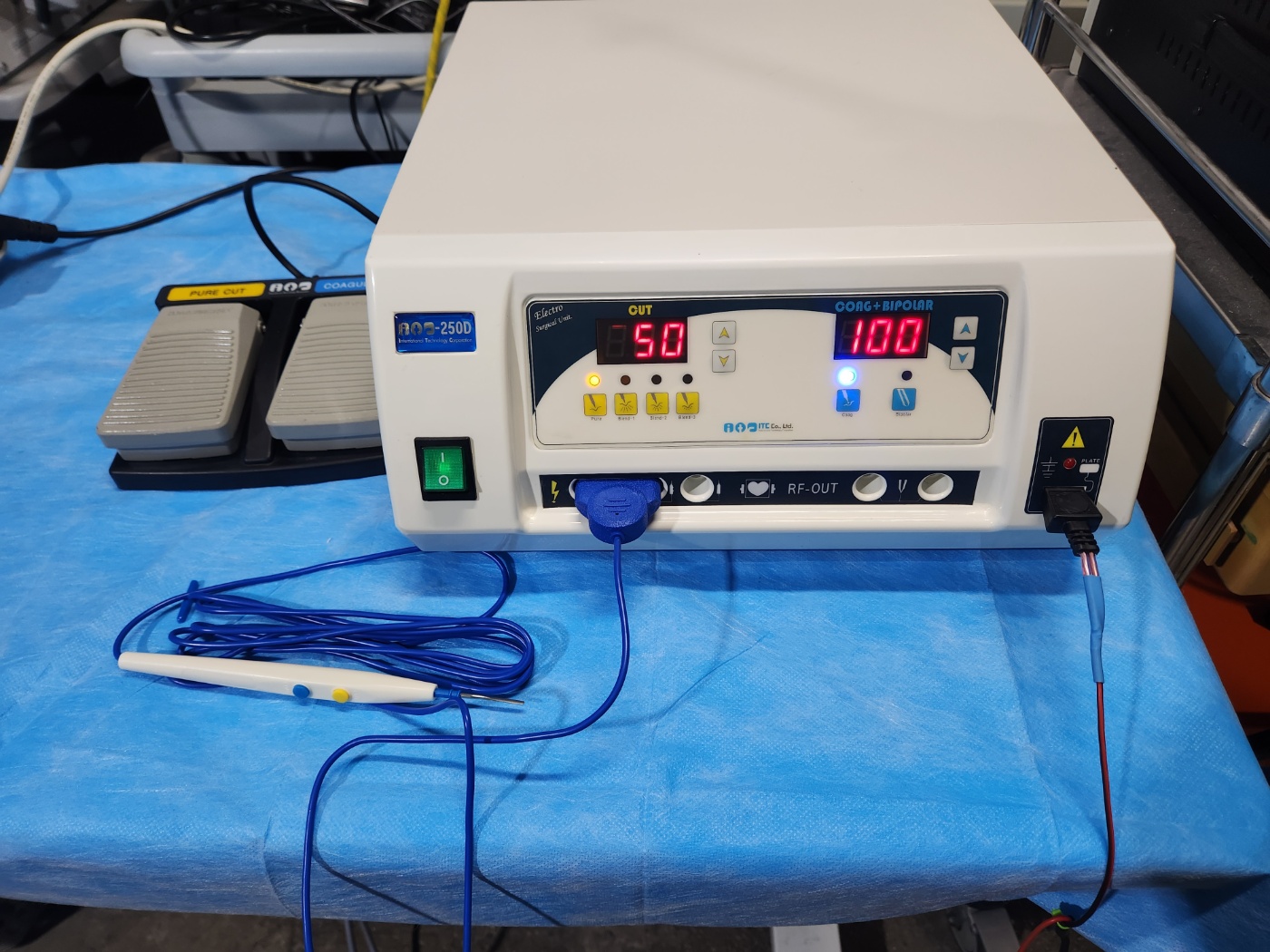 ITC-250D  Electro Surgical Unit