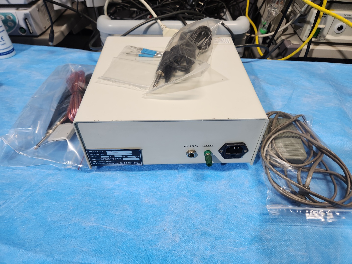 UM 90 Electrosurgical Unit