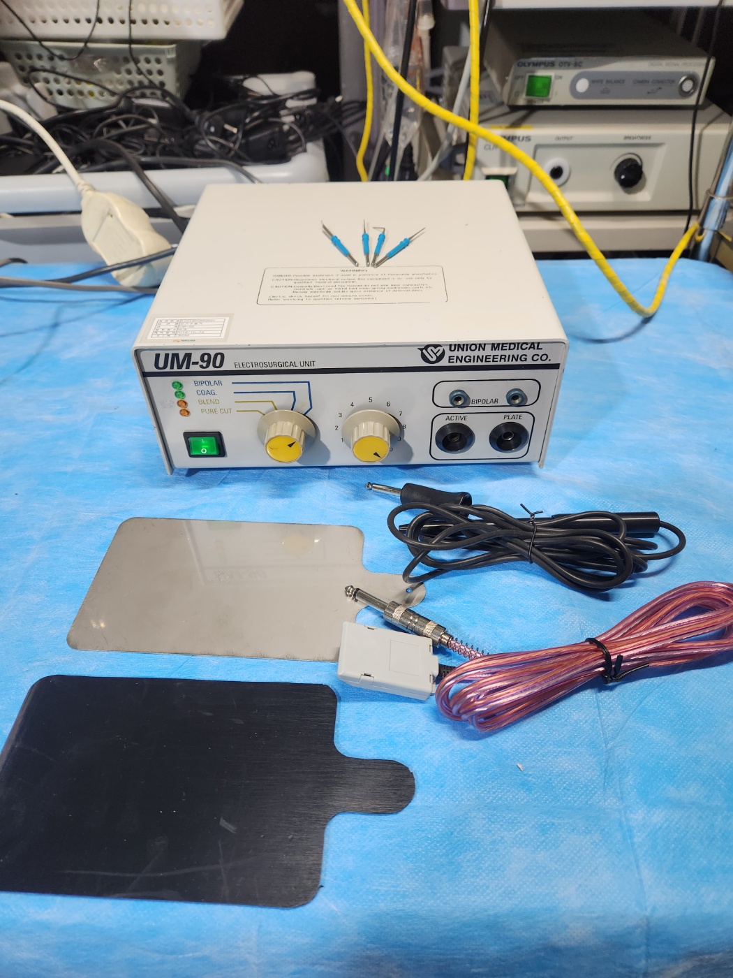 UM 90 Electrosurgical Unit