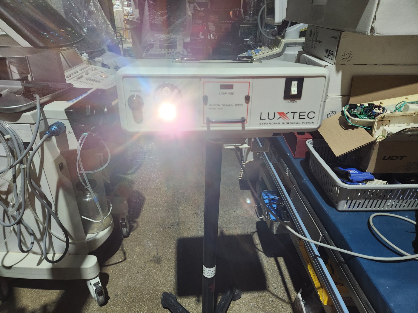 Luxtec Xenon Series 9000 Model 9300 Light Source