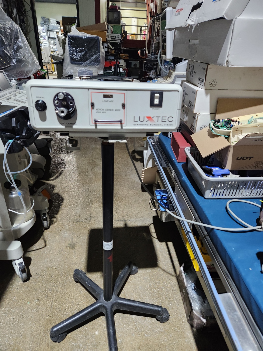 Luxtec Xenon Series 9000 Model 9300 Light Source