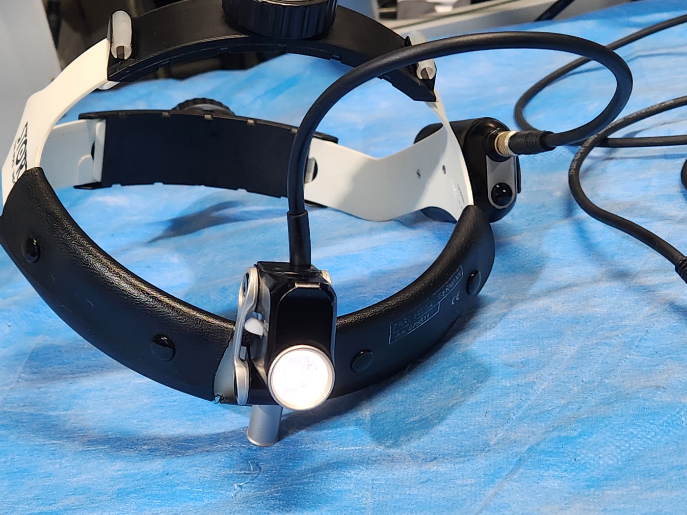 Karl Storz   Surgical LED Head Light