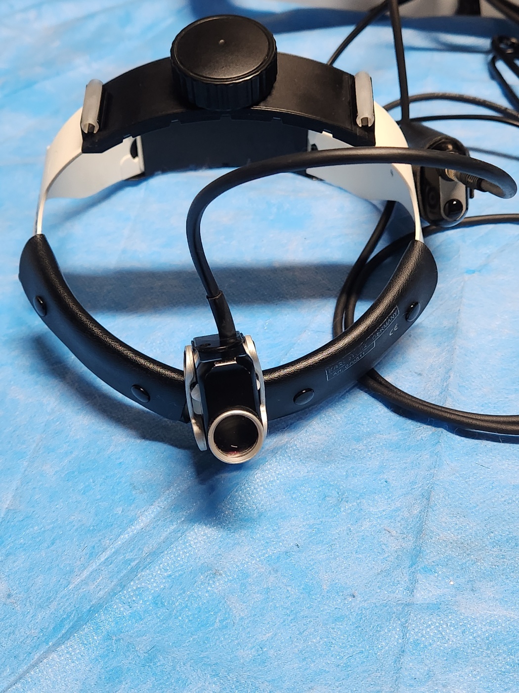 Karl Storz   Surgical LED Head Light