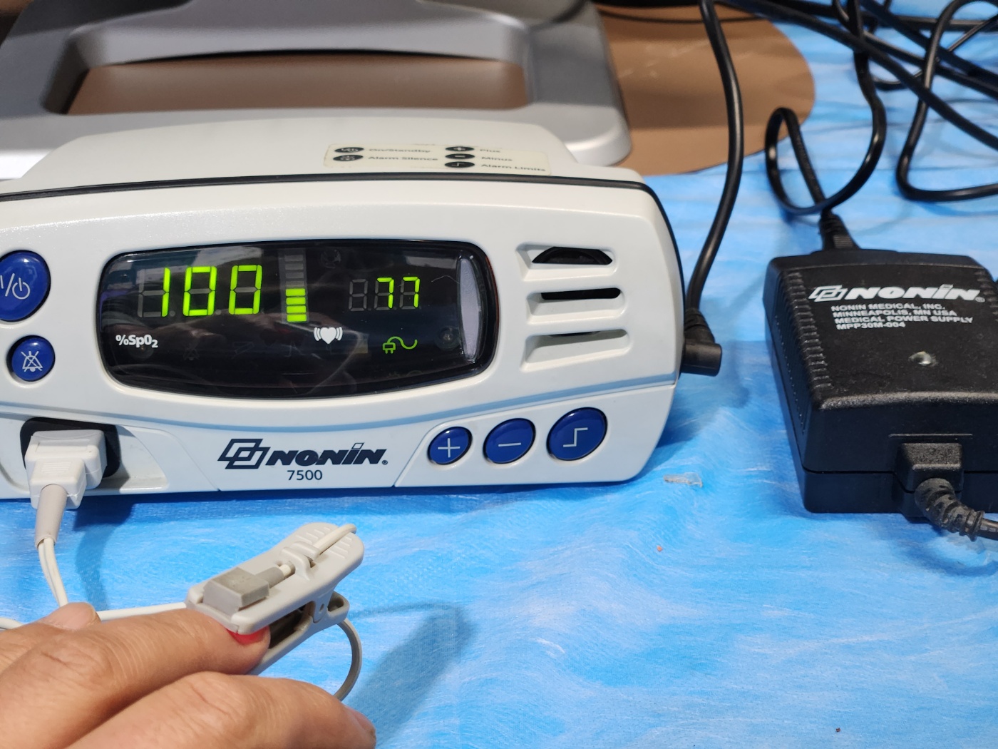 NONIN 7500 노닌산소포화도측정기