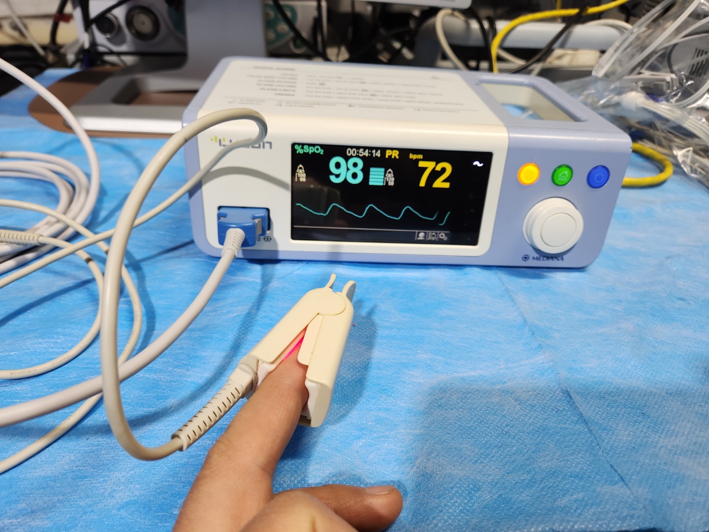 MEDIANA P30 산소포화도 측정기