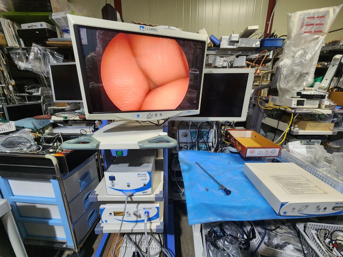 ConMed IM3300 EDTV Camera system