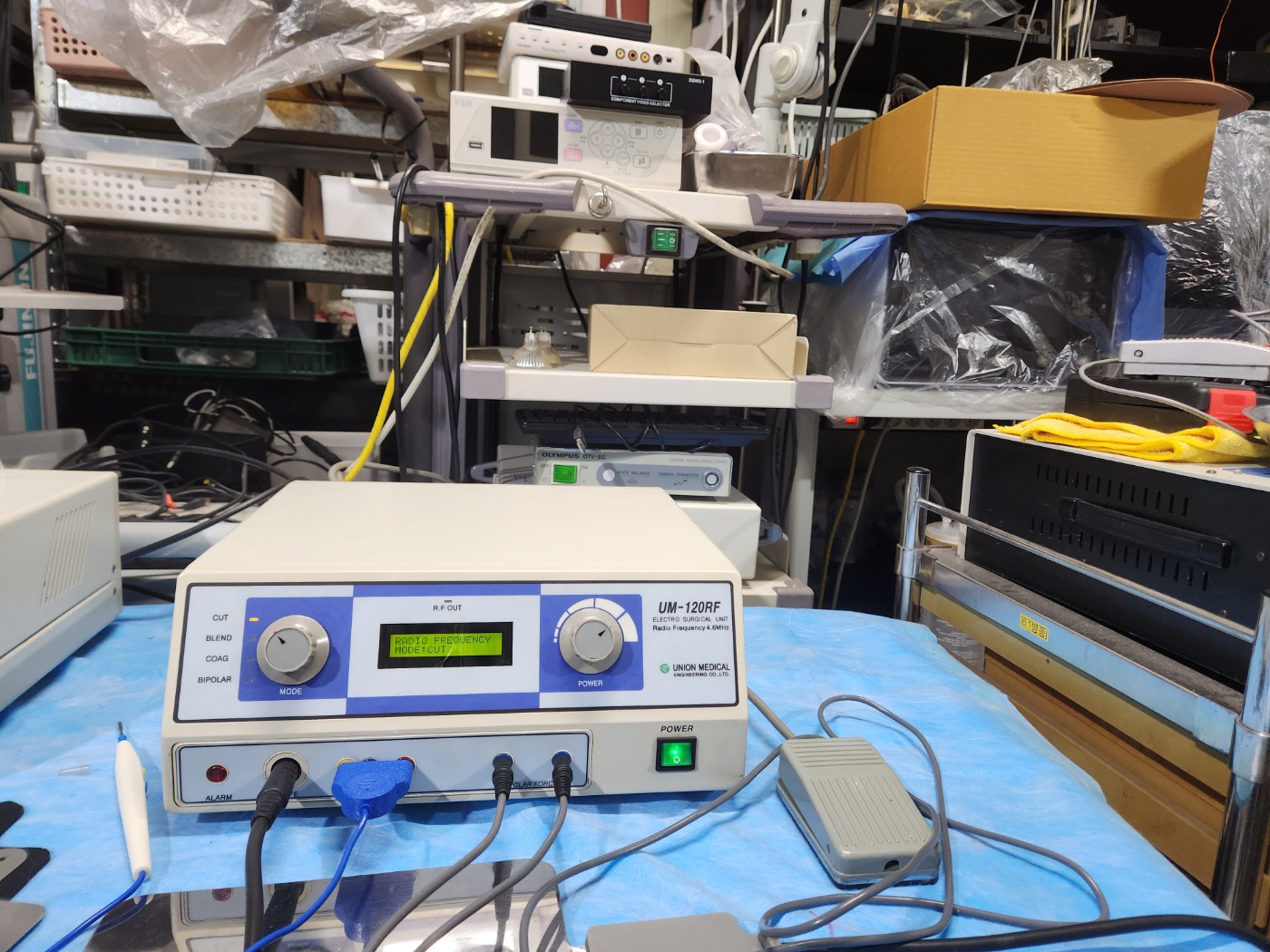 UM-120 RF Electrosurgical unit