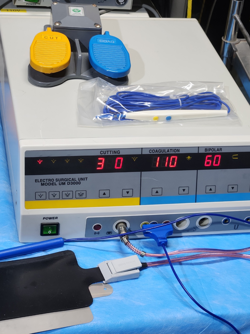 UM D 3000 Electrosurgica unit