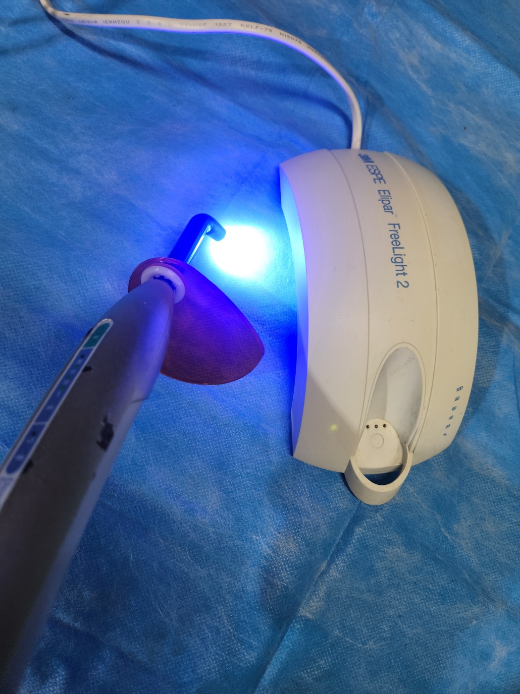 3m espe elipar freelight 2 Curing Light Unit